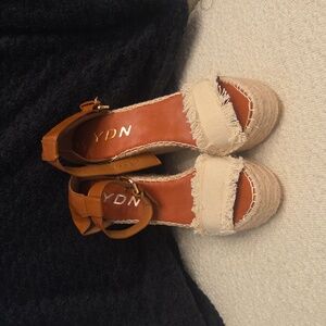 NEW YDN Clemens Espadrille Wedge Sandals Tan Cream Size 8.5 Platform Summer Shoe